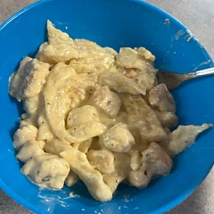 Not the prettiest picture but it's real. A little thin so I added some more cheese. Made enough for 5 bowls and leftovers with the 2 serving measurements. Very yummy, though I probably could've let the cheese melt longer for better texture. Wasn't a bad texture though, just not as smooth as I was expecting. Used for chicken alfredo with homemade fettuccine.