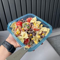 Switched most of the mayo for natural yoghurt, didn’t add the cheese and added double black beans and tomatoes. My avocado was a little unripe so I added some honey to the dressing. Overall really nice pasta salad with fresh Central American flavours.