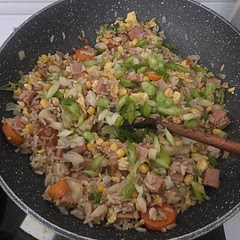 A fan left over ham from christmas and vegetables. So I use this up for this recipe.