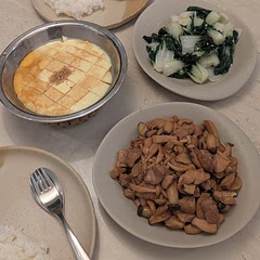 Added mushrooms - Great addition!
After simmering I added just a bit of salt
Somehow tasted too healthy
Frozen chicken was totally OK! Yummy. But getting it ready and taking out the fats/skin was quite torturous and time consuming 