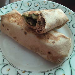 I wound up mixing NF plain Greek yogurt, mayo, and some ranch seasoning powder to make the ranch and used the Chili Garlic Cholula. This was my lunch all week, and I was extremely happy with it.