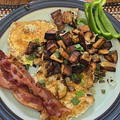 Wasn't bad at all.   Had the pan to hot so potaoes were a bit burnt.   But overall good and would make again.
Broke up my bacon into it and had a side of green peppers 