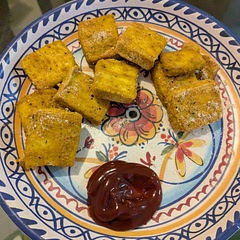 Wow, si saben cómo nuggets, a mi bebe le gustaron mucho. Super sencillos de hacer aunque no supe cómo hacerlos parecer más a nuggets jaja me quedaron cuadrados.