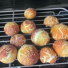 today i revisited this great pretzel recipe a few years after my first try, was even better this time!!