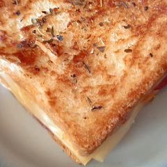 Messed up a bit by saucing the bread slices. 