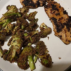 I know it looks burned but I absolutely like it and I didn't like broccoli before.