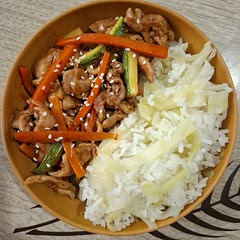 I made the bulgogi with vegetables i had in the fridge, and to add some fiber to the rice i like to add cabbage and tastes so good.