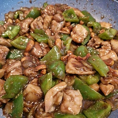 Could go slightly easier on the soy/salt but overall super delicious and will be my go-to for cashews chicken. 