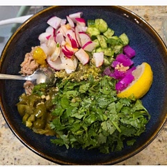 Highly recommended mean with low in carbs! I have added some pickles and jalapeños with Sesame seeds and black seeds 