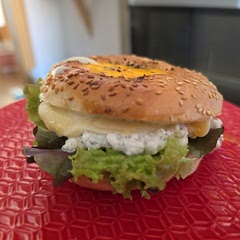 Zutaten etwas abgewandelt.  
Auch mit Mozzarella sehr lecker