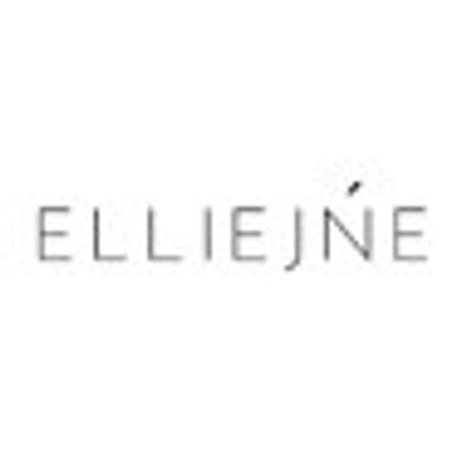 Ellie Jńe