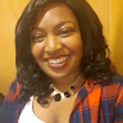 Liz R