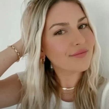 Cami D.
