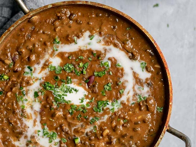 Well, This is my favorite mouthwatering Vegan Dal Makhani, its tastes best with cooked rice 😋