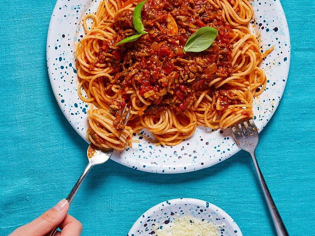 This spaghetti Bolognese recipe is wonderfully bulked out with veggie goodness and again, very freezer friendly!