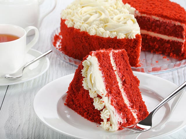My mother had the original recipe from Jfk inaugural cake.but I m looking for the butter icing that was made without cream cheese and was made withe using flour to thicken and make a rue I believe.SOS
