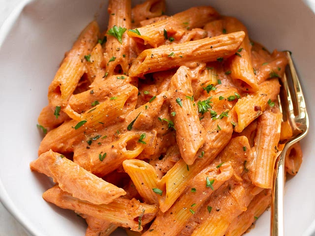 This is my favourite easy pasta dish. You could make it more fancy with asparagus wrapped in prosciutto ham on the side.