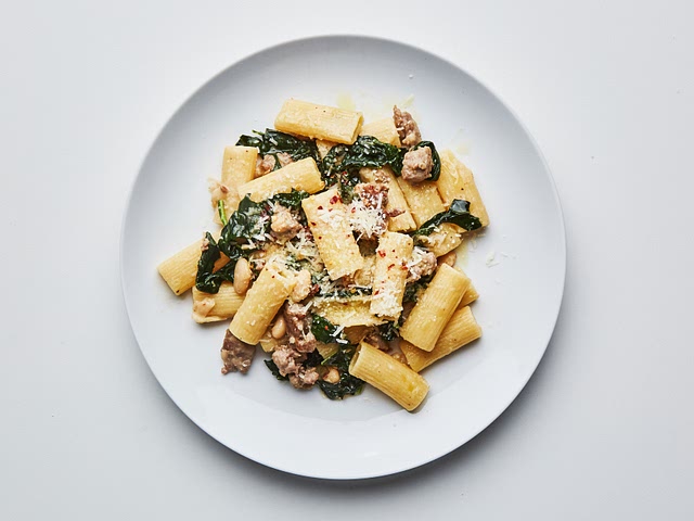 Thought of this conversation because I JUST made a sauce with pasta water. What made this work was how slowly adding the grated cheese to the pan with the pasta coated the noodles and made the sauce.