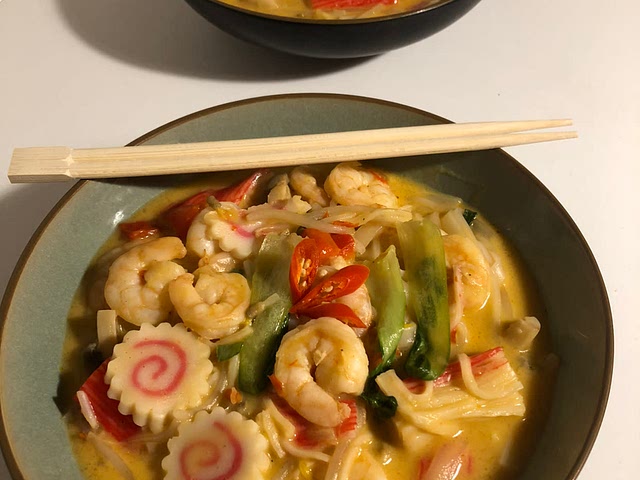 Missing Thailand and I craved for some tom yum! Cooked 2 portions of Tom Yum Seafood Noodle Soup for me and my hubby at last night's dinner. :) 