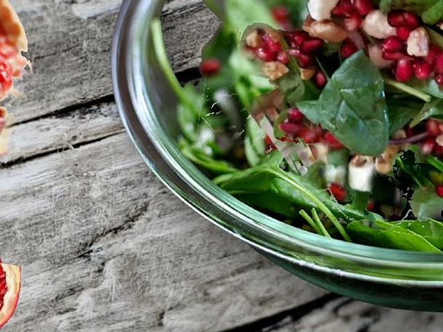 I do this recipe often, since it's simple yet fresh and very flavorful. I believe salted meat could go well in this combination, will try it soon :)