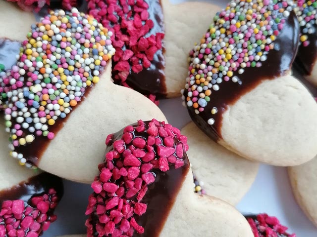 Hi
My favourite one. Very easy and quick butter cookie recipe.