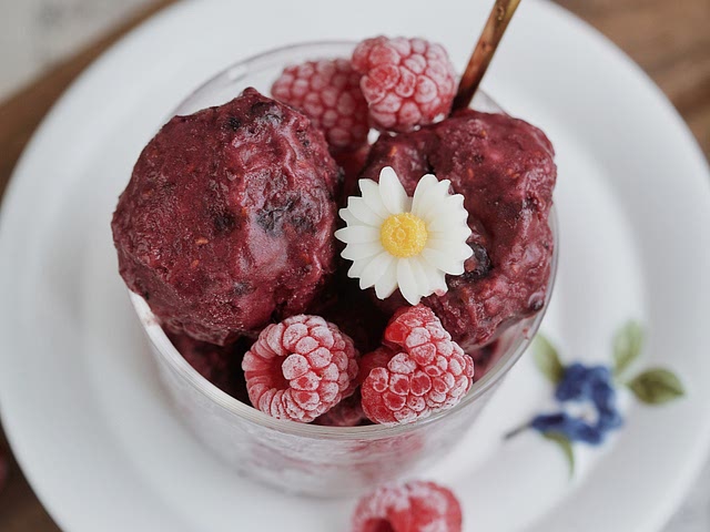 Haven't tried this one, but it looks amazing, and has all the berries that I love. 