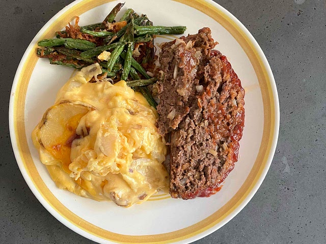 What’s the side dish with the meatloaf? Can I get that recipe please 