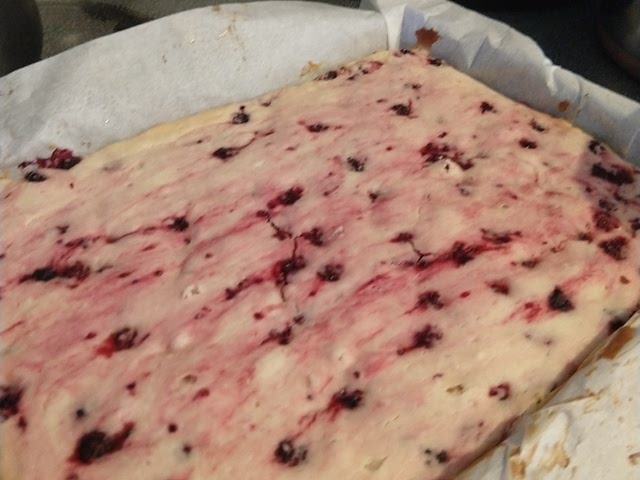 Not that pretty but the blackberries have it great colors. (They're blackberry lemon bars)