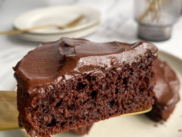 What kind of substitution can be used instead of cocoa powder?