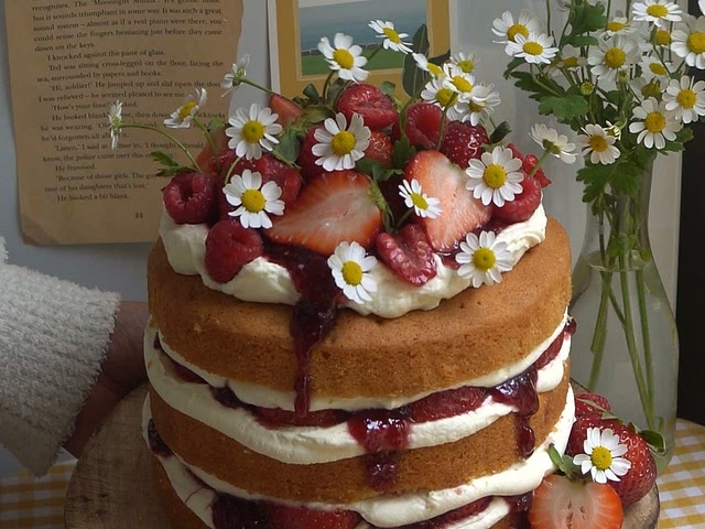 How much cream do I use in the batter and how much do I use in the decorating 
