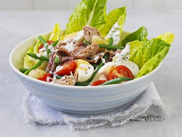 For me this means a salad that is yummy, nutritious and low in calorie at the same time. I highly recommend this healthy nicoise salad if you are looking for any recommendations 😃