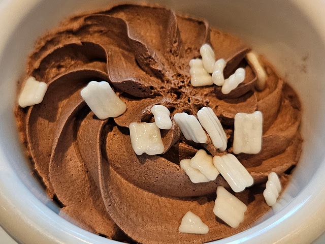 Whipped cream from real chocolate