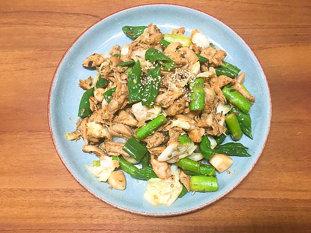 이건 어때요? 가끔씩 해먹는 레시피인데 저도 여기서 봤어요. 렌지에 1분 30초 정도 돌렸다 먹으면 맛있어요.