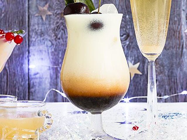 I'm crazy about coconut, and for me always the best option is Virgin piña colada.