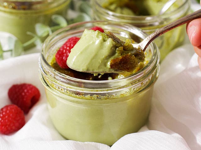 Creme brûlées are always great for any occasion! This one has an Asian twist and only need 4 ingredients. Plus it comes with a complementary fire show 😊