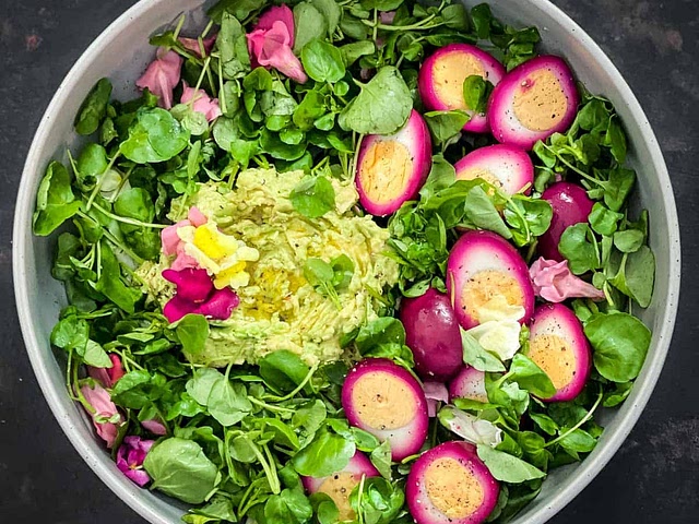 Try dying eggs with beet?