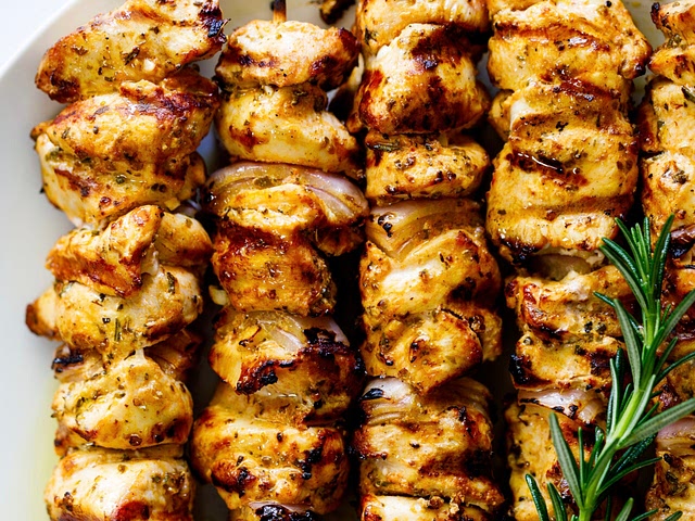 I will definitely go with some chicken skewers with vegetables since I haven't had it for a quite some time and I like it very much!
