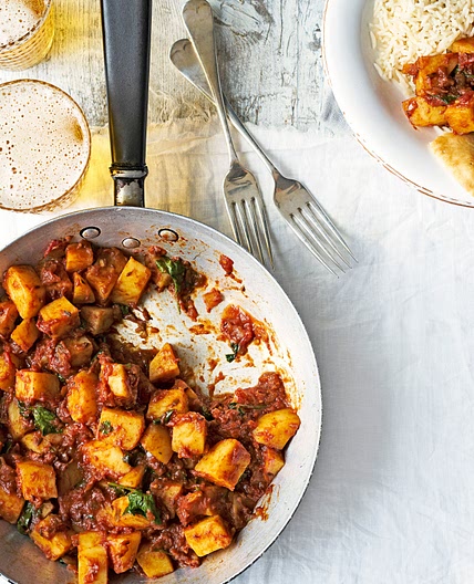 Quick tamarind potato curry