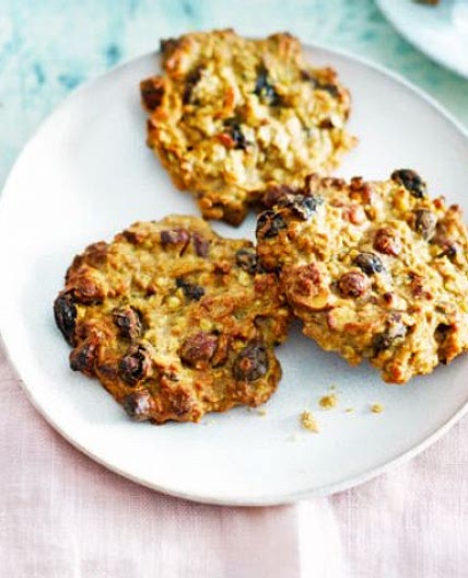 Oaty hazelnut cookies