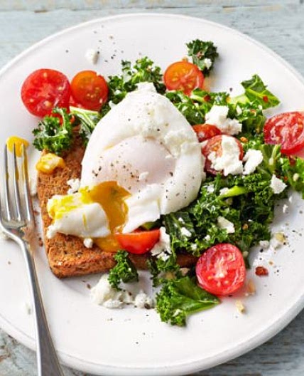 Kale, tomato & poached egg on toast