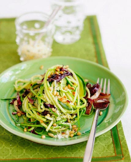 Zucchini-Nudeln mit Radicchio