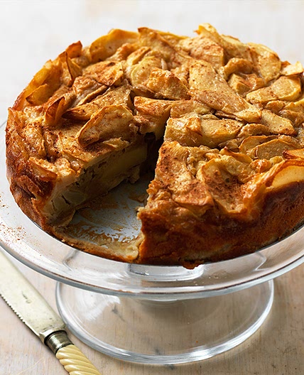 Apple and cinnamon cake