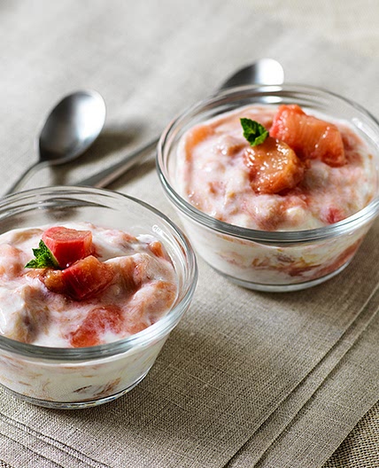 Rhubarb fool