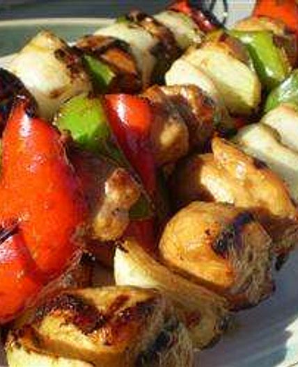 Brochettes de poulet au miel et à la sauce soya