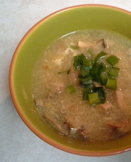 Szechuan-style hot and sour chicken soup