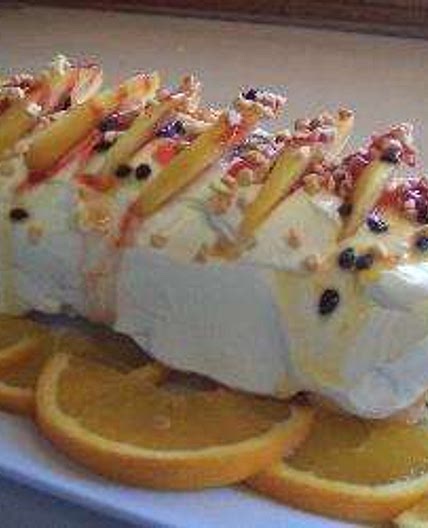Carol's Famous Pavlova Roll