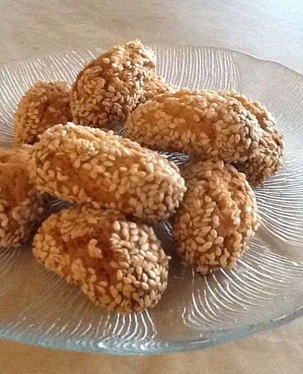 Sesame seed biscuits