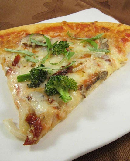 Pizza végétarienne faite maison