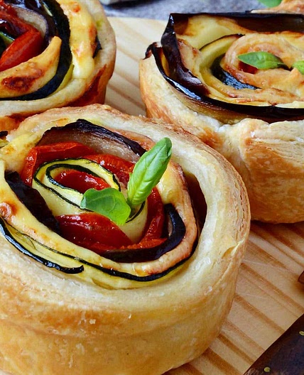 Tarte tourbillon aubergine, tomates et pancetta