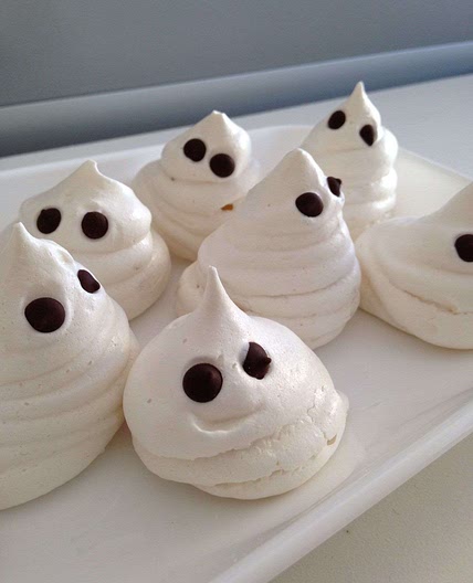 Meringue Halloween Ghosts